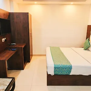 tej-plaza-near-igi-airport.hotelsdelhi.org/